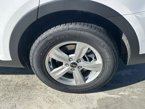 New 2026 Kia Sorento LX FWD image 11