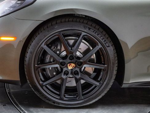 Used 2026 Porsche Panamera 4 image 10