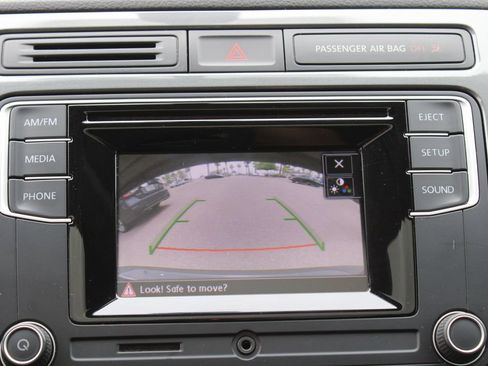 Used 2016 Volkswagen Tiguan image 19