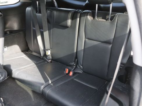 Used 2017 Toyota Highlander SE AWD/4WD image 14