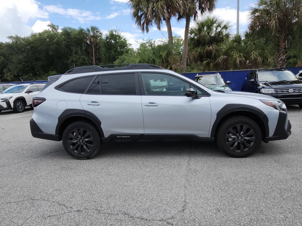 Used 2025 Subaru Outback Onyx Edition AWD/4WD image 2