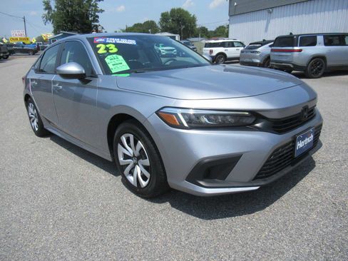 Used 2023 Honda Civic LX image 3
