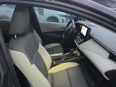 Used 2025 Toyota Corolla LE w/ Convenience Package FWD image 2
