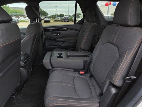 Used 2025 Honda Pilot Sport image 18