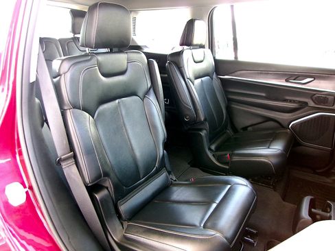 Used 2022 Jeep Grand Cherokee L Limited RWD image 20
