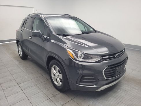 Used 2020 Chevrolet Trax LT w/ LT Convenience Package FWD image 13