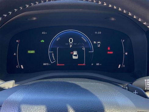 Used 2025 Toyota Camry SE image 34