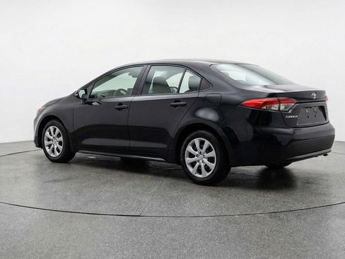Used 2025 Toyota Corolla LE FWD image 5