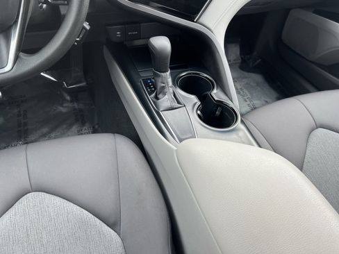 Used 2018 Toyota Camry LE FWD image 22