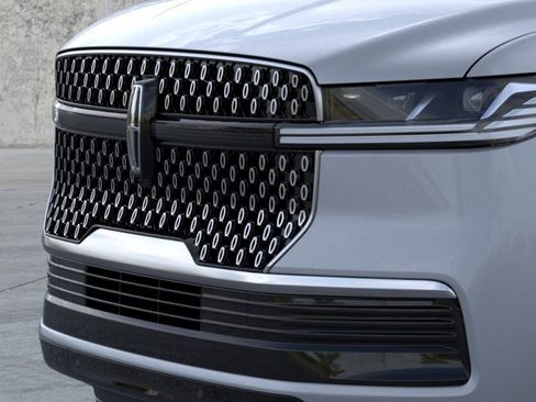 New 2026 Lincoln Navigator Reserve AWD/4WD image 17
