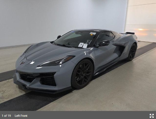 Used 2025 Chevrolet Corvette Z06 RWD image 1