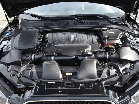 Used 2012 Jaguar XF R image 34