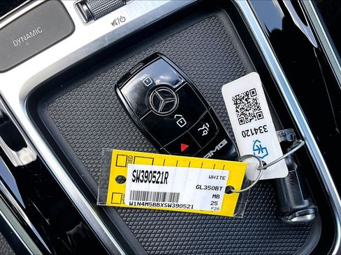 Used 2025 Mercedes-Benz GLB 35 AMG 4MATIC image 29