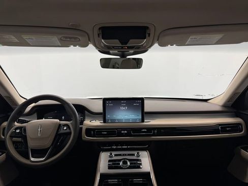 Used 2023 Lincoln Aviator 2WD w/ Premium Package image 6