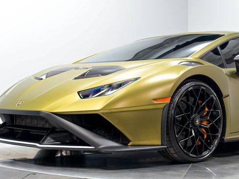 Used 2023 Lamborghini Huracan STO RWD image 4