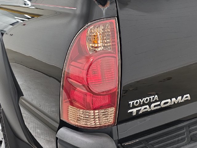 Used 2014 Toyota Tacoma 4x4 Access Cab w/ Convenience Package image 30