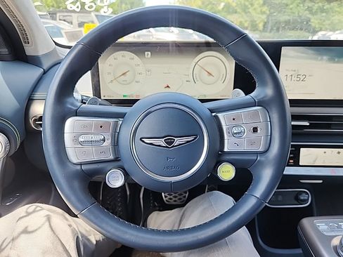 Used 2023 Genesis GV60 Performance AWD/4WD image 10