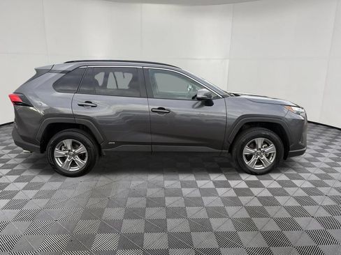 Used 2025 Toyota RAV4 XLE AWD/4WD image 8