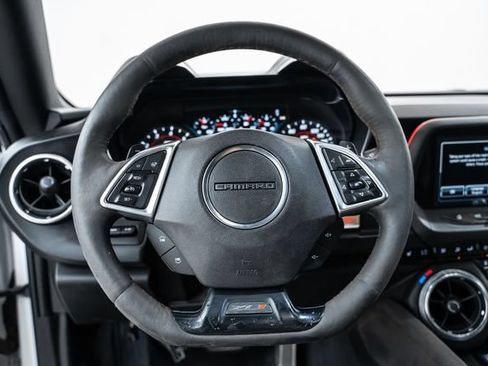 Used 2018 Chevrolet Camaro ZL1 RWD image 26