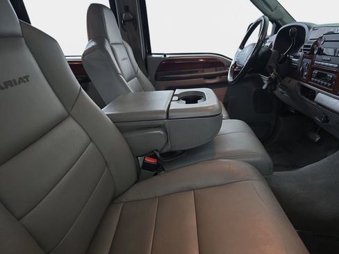 Used 2005 Ford F350 Lariat AWD/4WD image 4