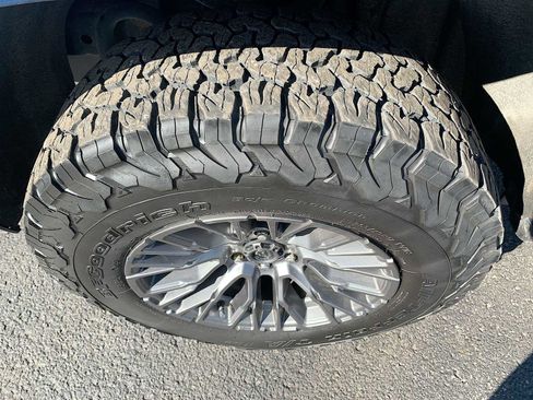 Used 2019 Chevrolet Colorado LT image 29