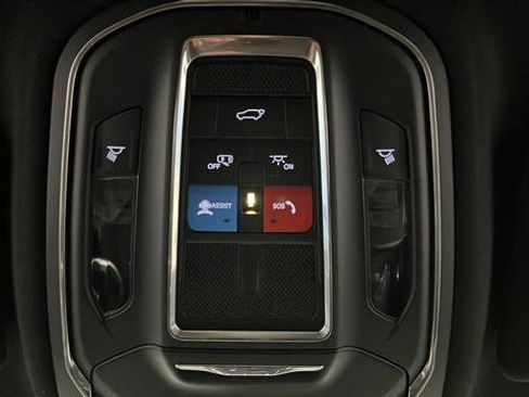 Used 2025 Jeep Grand Cherokee Altitude AWD/4WD image 32
