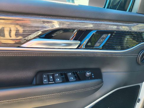 Used 2022 Jeep Wagoneer Series III w/ Premium Group I RWD image 15
