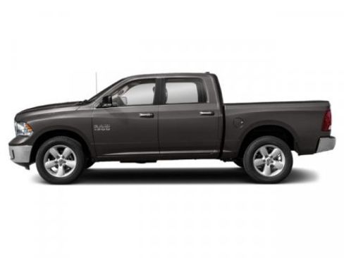 Used 2022 RAM 1500 Classic SLT image 4
