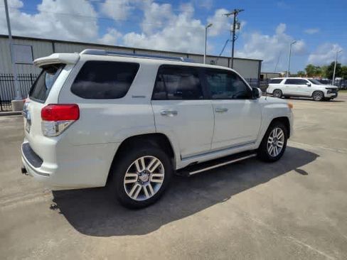 Used 2011 Toyota 4Runner Limited AWD/4WD image 4
