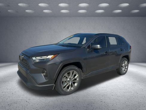 Used 2023 Toyota RAV4 XLE Premium FWD image 3