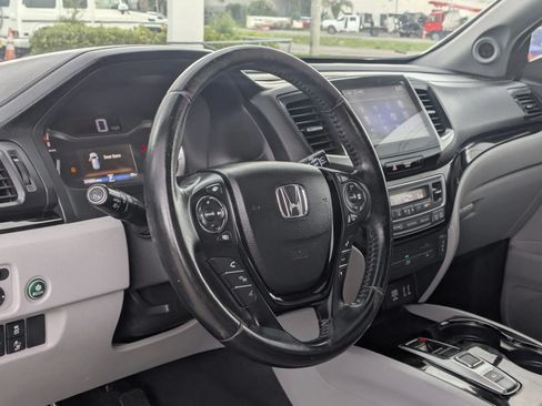 Used 2016 Honda Pilot Touring image 14