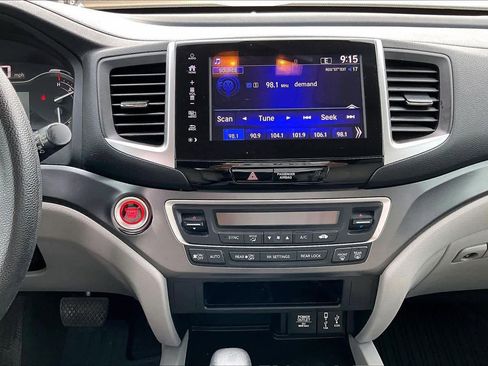 Used 2018 Honda Pilot EX image 6