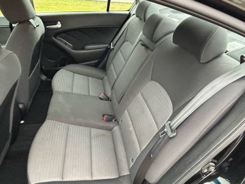 Used 2017 Kia Forte LX image 11