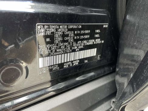 Used 2024 Toyota Venza Nightshade image 10