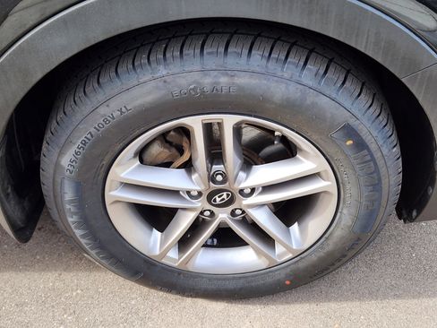 Used 2017 Hyundai Santa Fe Sport image 18