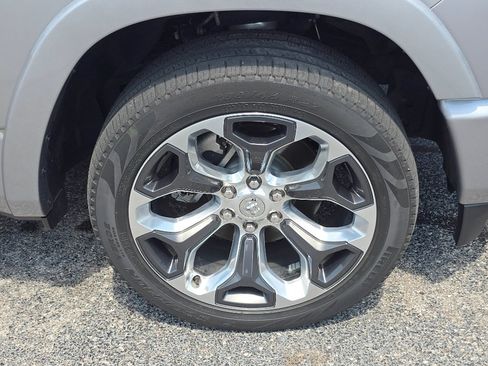 Used 2024 RAM 1500 Limited AWD/4WD image 12