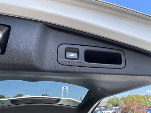 Used 2020 Honda CR-V Touring image 41