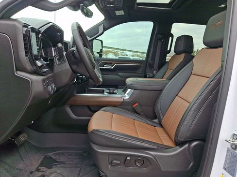 Used 2024 Chevrolet Silverado 2500 High Country w/ High Country Premium Package image 13