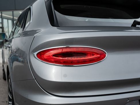 Certified 2022 Bentley Bentayga image 12