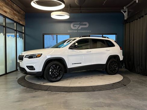 Used 2023 Jeep Cherokee Altitude Lux image 7