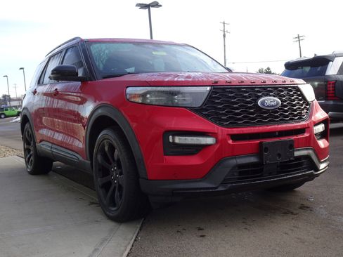 Used 2020 Ford Explorer ST w/ ST Street Pack image 6