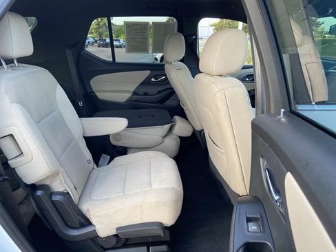 Used 2023 Chevrolet Traverse LT w/ LPO, Cargo Package AWD/4WD image 17