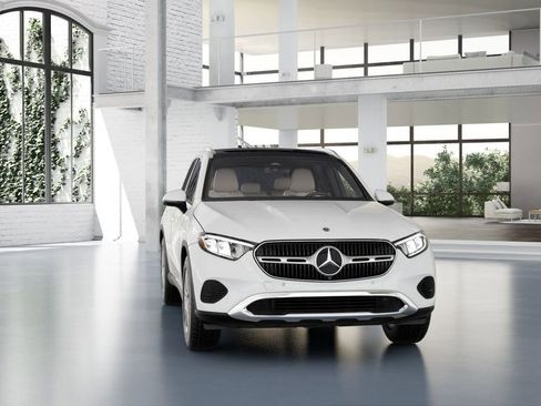 Used 2026 Mercedes-Benz GLC 300 image 3