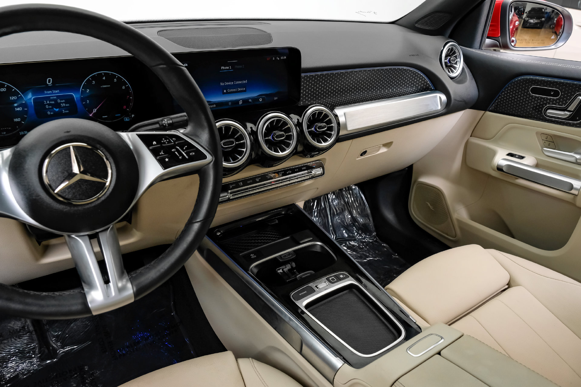 Used 2026 Mercedes-Benz GLB 250 w/ Exclusive Package image 27