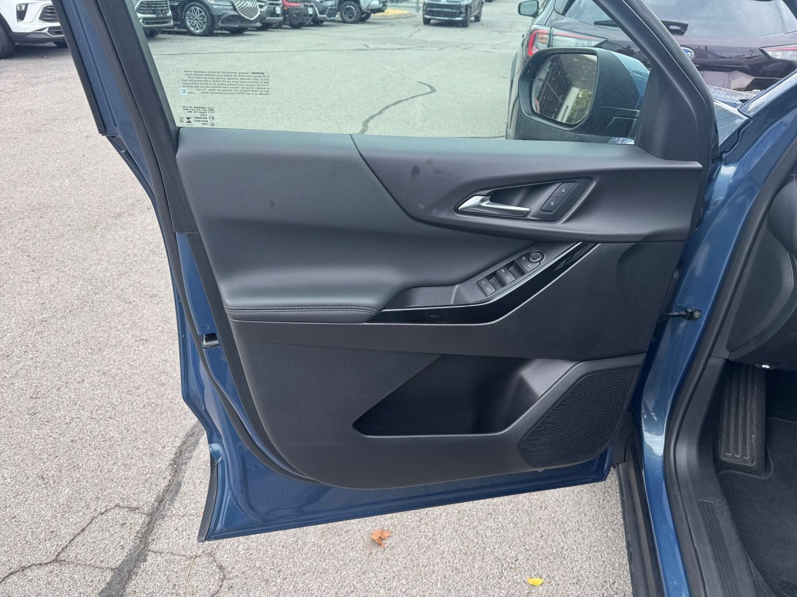 Used 2025 Chevrolet Equinox LT FWD image 18