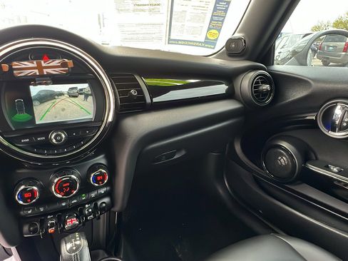 Used 2019 MINI Cooper Convertible w/ Premium Package FWD image 13