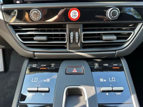 Used 2026 Porsche Macan image 24