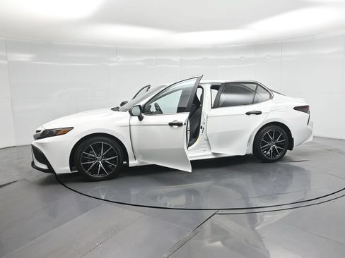 Used 2023 Toyota Camry SE FWD image 34