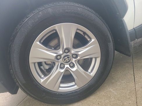 Used 2023 Toyota RAV4 XLE image 12