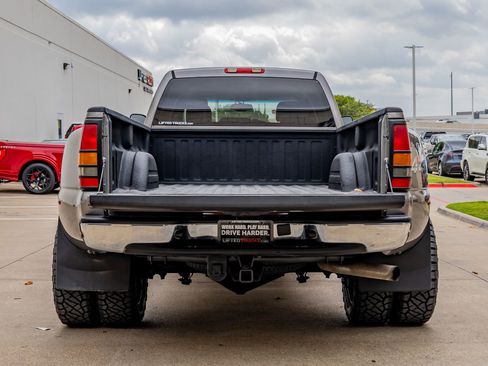 Used 2007 GMC Sierra 3500 SLT w/ Heavy-Duty Power Package image 9